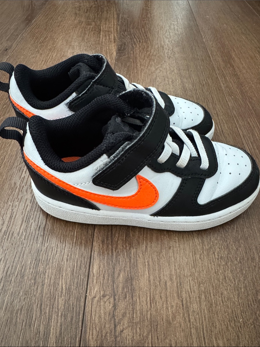 Nike Dunks | Black, White & Orange Low-Top Sneakers | 9C